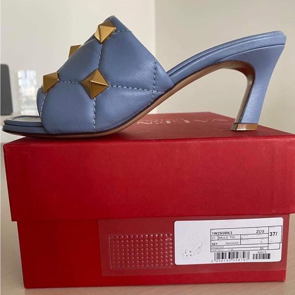 NWT Valentino Garavani Nappa Quilted Roman Stud Slides - Picture 2 of 8